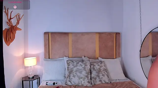 Nicolelopez - i shake my oiled ass