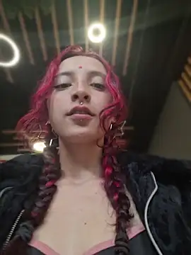 _Laary_Lily - TITS OUT IN FOOD COURT drolling
