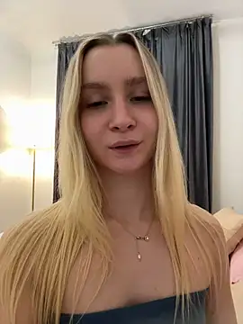LunaVelvetti - shake boobs bounce naked tits