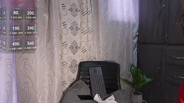 On_tefa - show milk hanging tits