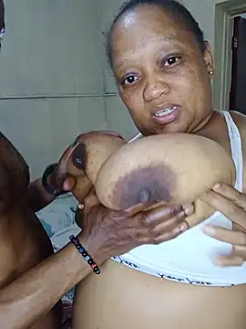 BBW123MILF - Kissing