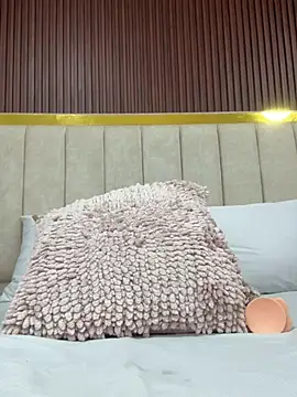 Ivonne_Gold - CARSELING MY CLITORIS🔥