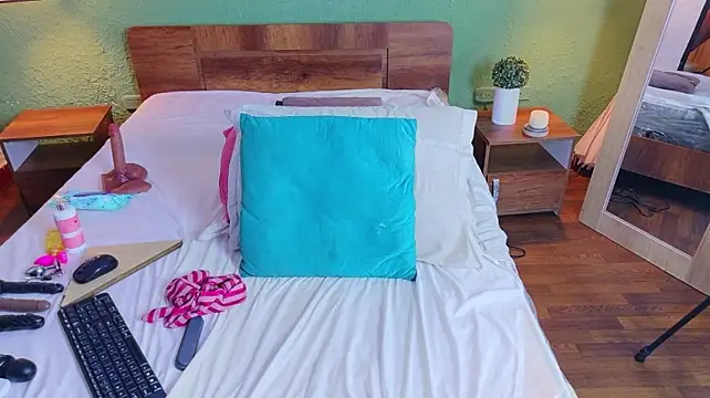 Dannaahbrown - touch my butt and spank me