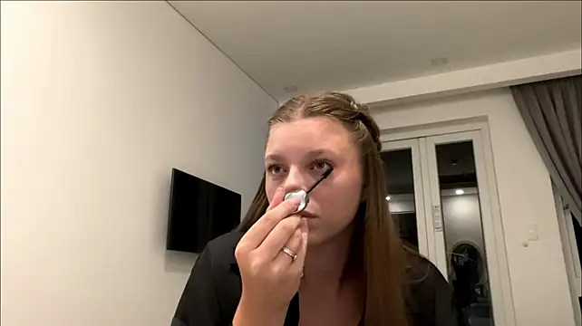 AmieLendor - masturbation video via PM