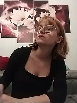 MissTanita - Show boobs and Play