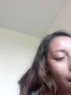 MiaSaen - get naked and bounce my tits