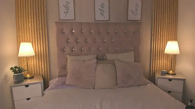 KamyGlam - sensual dance naked