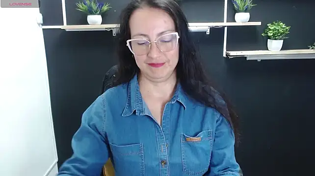 Lauryn_Jones - SHOW MY PUSSY