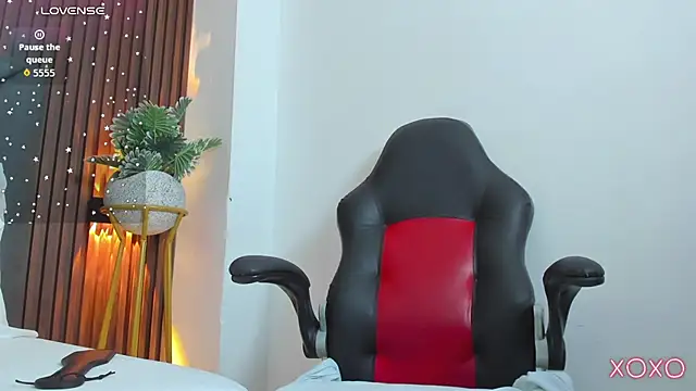 Linda_rios_ - ice on my boobs