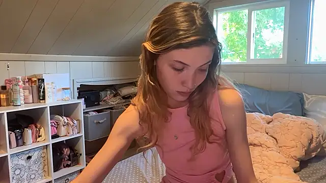 Kaialuvv - Strip to lingerie
