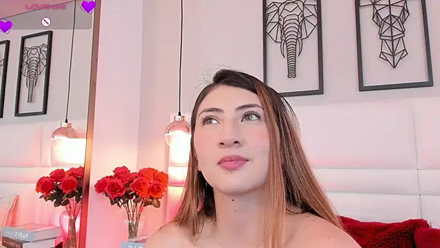 Alanna_Valmont - tetas afuera + oil and slap 🍒🥵