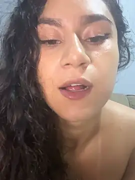 Yummi_bigclit - Fuck pussy + fingers in ass