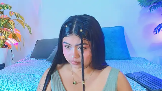 Jade_brunnette - My ass bounce a little