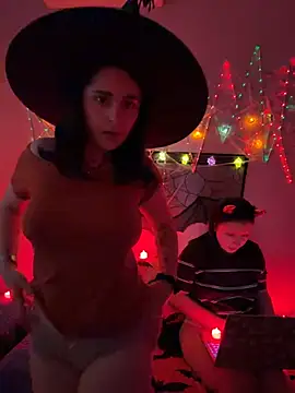 Nahida77 - STAY IN PANTIES + SWEET KISS