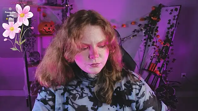 Cassie_xKiss - change clothes