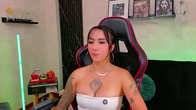 EmmyEvans1 - Hola amor 🌹