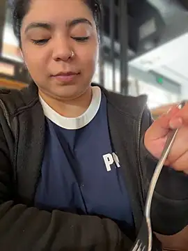 Kimmiakiss22 - Make Me Squirm And Wet In Public