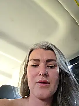 Lilmissvyx - Topless driving