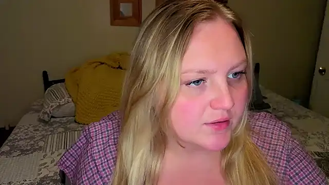 Phatassblonde - play with pussy in public