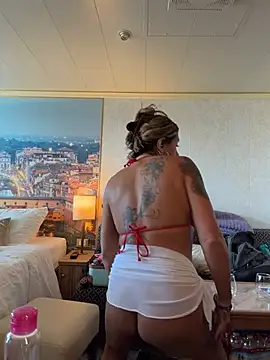 Bossyroxy84 - Naked dildo ride time