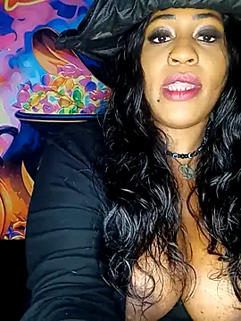 AmazonianMistress - 🎃🔥Last Tipper Gets Treat🎃🔥Video/Pic?