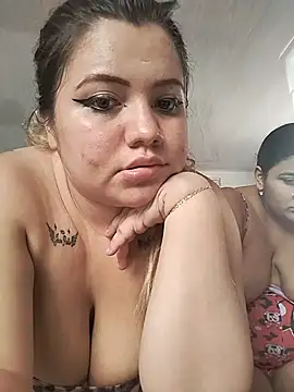 Sara_y_Amy - Show tits both girl