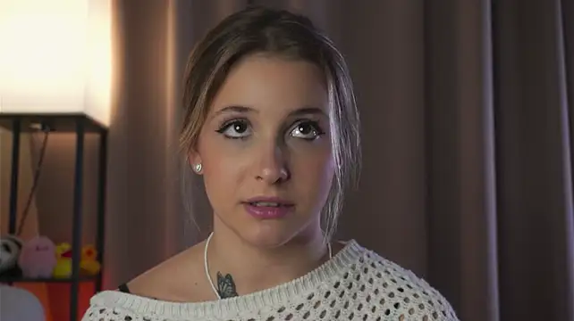 LoveSeekins - sexy hot yoga