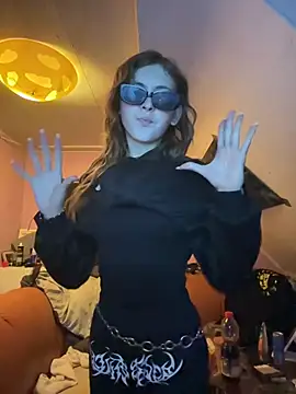 Alina-420 - show pussy