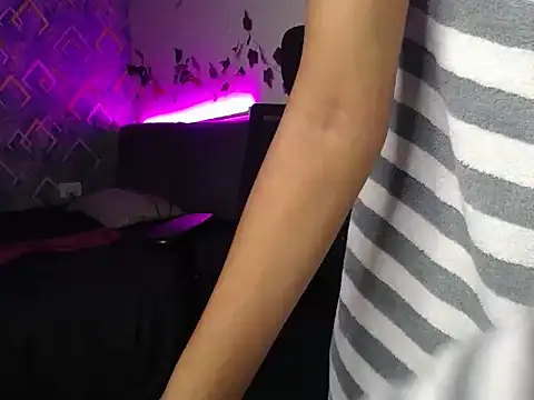 Innocent_beauty - nude body with oil