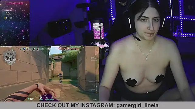 Gamergirl-Linela - LT Gets Oil On Boobs Video