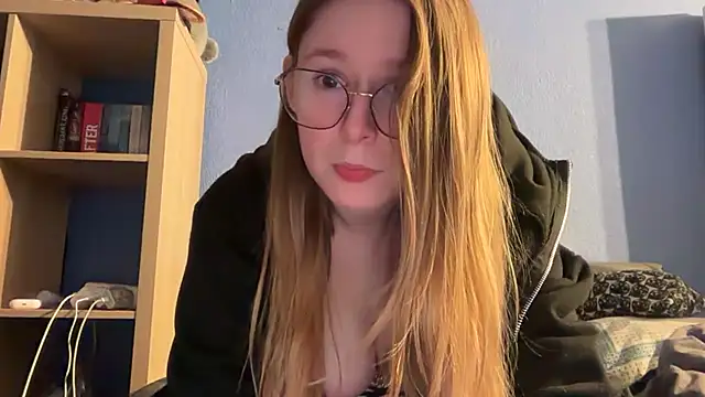 Thepretiestgirlhere - je crache sur mes seins 💦🍒