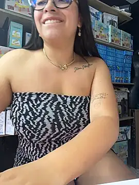 Miss_Bella_Flame - SHOW MY BIG MELONS + TITJOB MUCH SALUVA