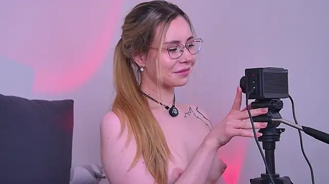 SaraBlack- - add domi?