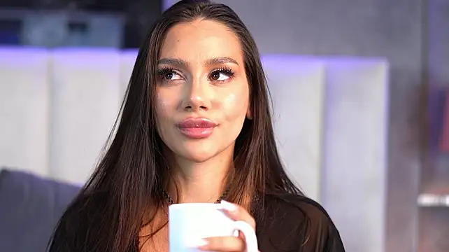 NinaSolle - fingers for wet pussy