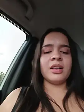 Julieth_hot-69 - Undress me in the car 😈🙈