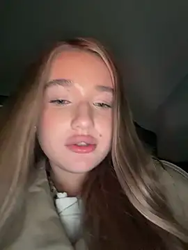 Milaa_sun - fingering ass in TAXI