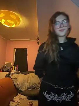Alina-420 - show pussy