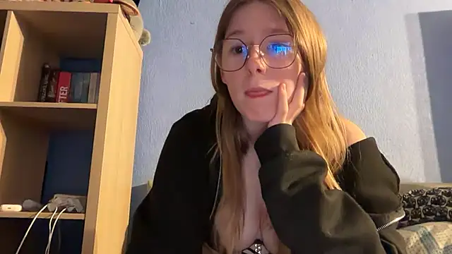 Thepretiestgirlhere - je crache sur mes seins 💦🍒