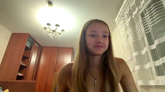 Romy_Grei - Run fingers over my lips 👄🖖
