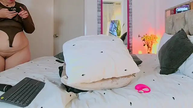 Dulce_Morrys - dildo in pussy