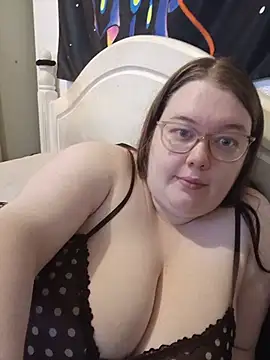 Sexycurvyemilyy's Live XXX Chat