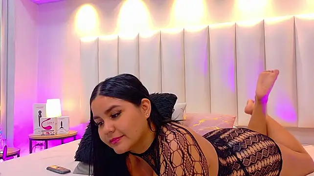 KeilyRoss - boobs bouncing out 😜