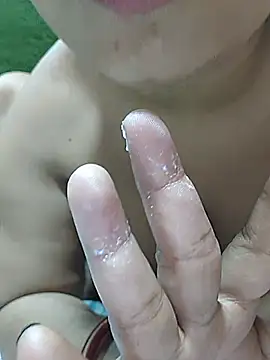 V-Queen-Riya - Full nude in public