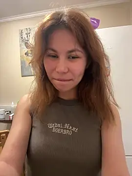 MilkKiss - flash my bra