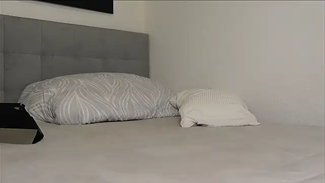 Carlycrush_ - STRIP IN LEGGINGS & TOP + 4 MIN TOY CONT