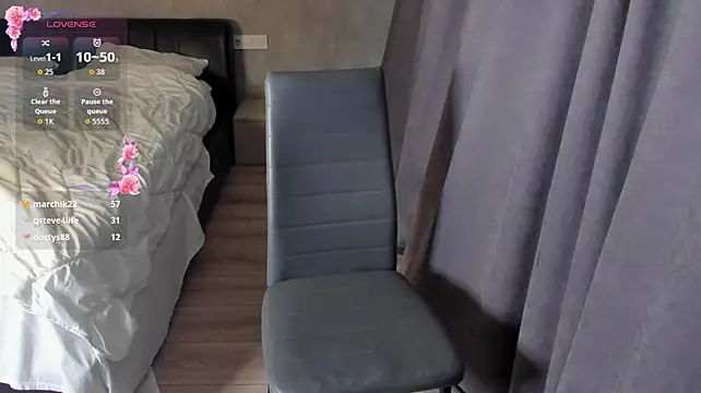 Karinisse - Rub my pussy