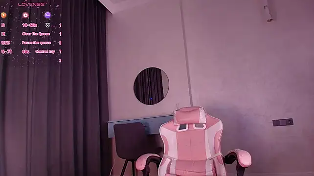 Aiko_mainee - Twerk and oil ass show