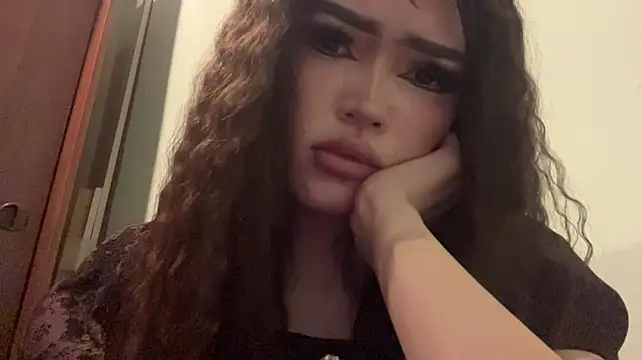 JerriePatches - Show my lips close cam and show tonguage