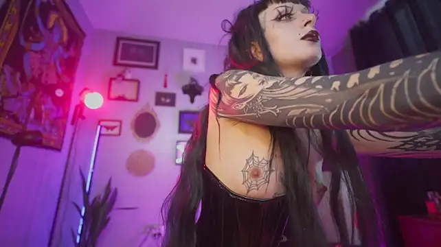insania_9999_'s Live XXX Chat