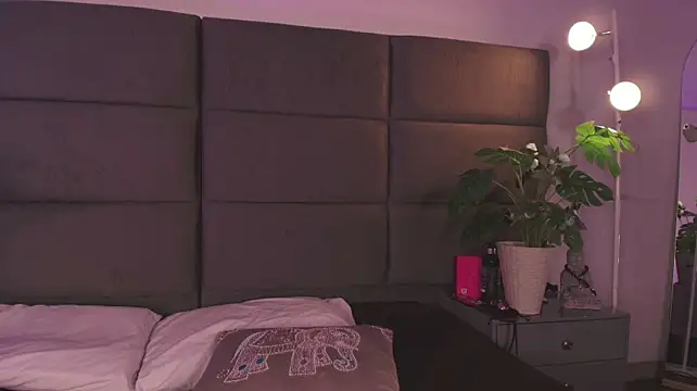 Megan_Beaumontx - Get Naked!